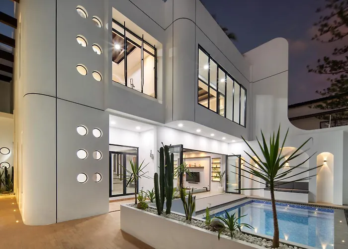 Brand New 4br With Pool & Rooftop Near Lafavela ヴィラ *