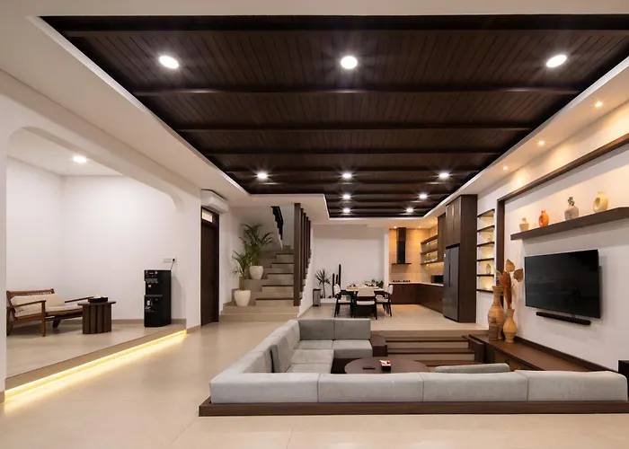 Brand New 4br With Pool & Rooftop Near Lafavela スミニャック